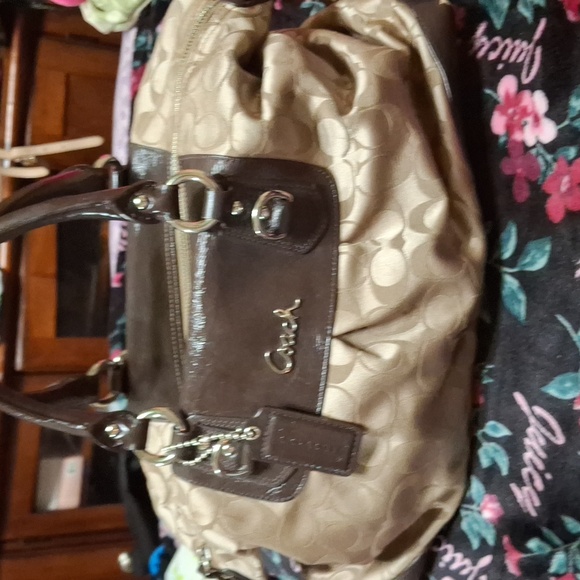 Coach Brown and Cream Signature Shoulder Bag - Picture 1 of 2